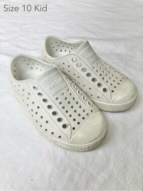 Native Shoes Size 10 Kid Boy Girl White Jefferson Shoes Summer Water Beach